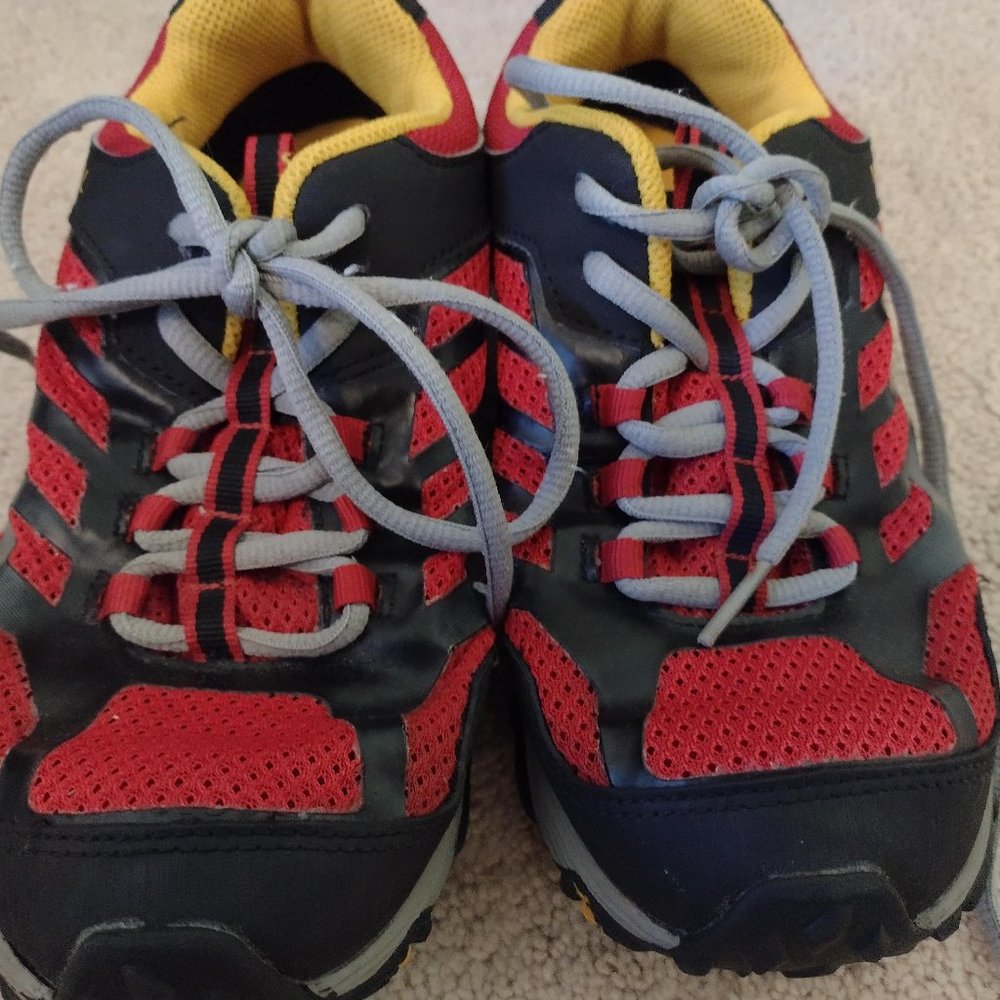 Merrell Boy's Sneakers Size Big Boys 4W. Excellent condition!